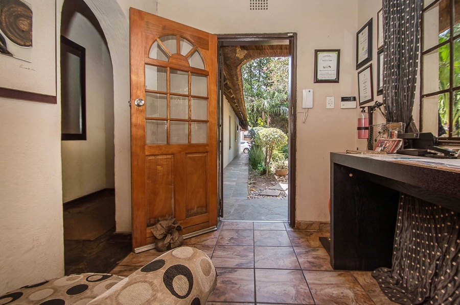6 Bedroom Property for Sale in Olivedale Gauteng
