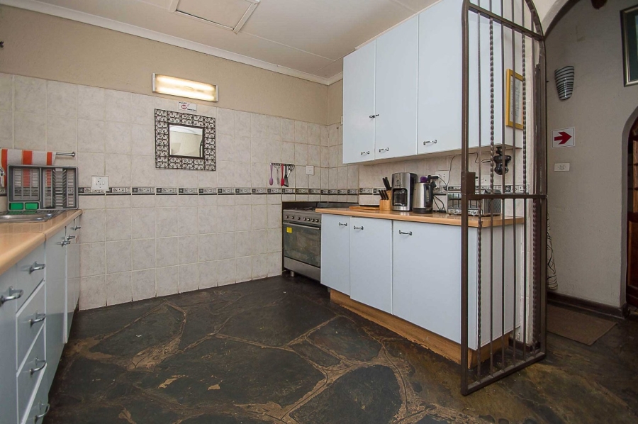6 Bedroom Property for Sale in Olivedale Gauteng
