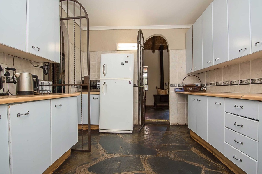 6 Bedroom Property for Sale in Olivedale Gauteng