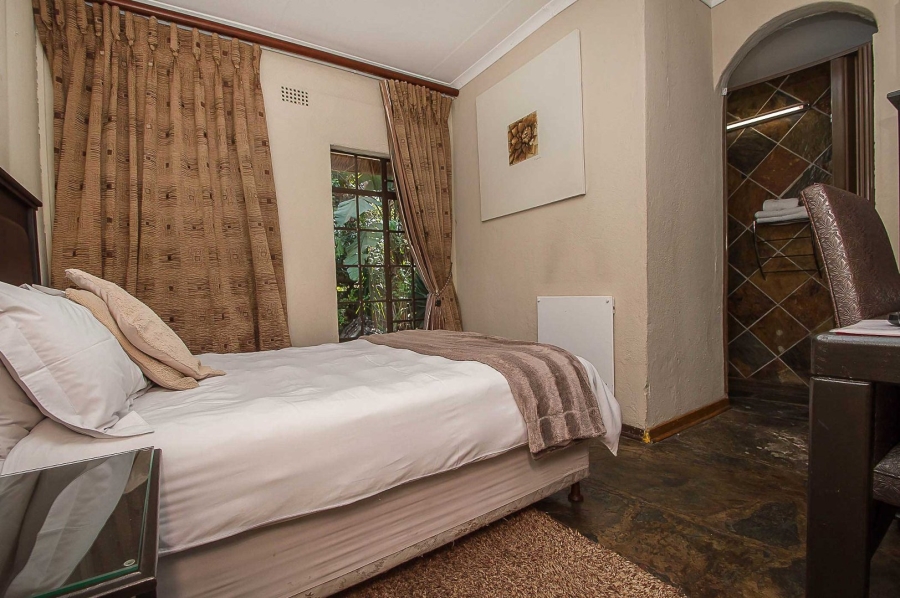 6 Bedroom Property for Sale in Olivedale Gauteng