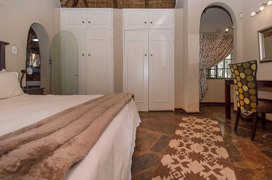 6 Bedroom Property for Sale in Olivedale Gauteng