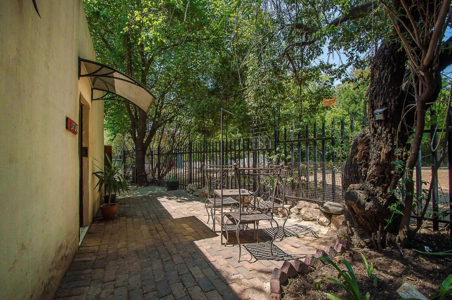 6 Bedroom Property for Sale in Olivedale Gauteng