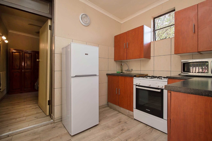 6 Bedroom Property for Sale in Olivedale Gauteng