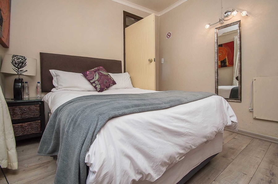 6 Bedroom Property for Sale in Olivedale Gauteng