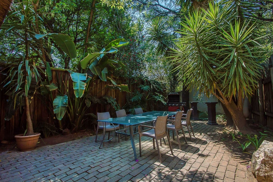 6 Bedroom Property for Sale in Olivedale Gauteng