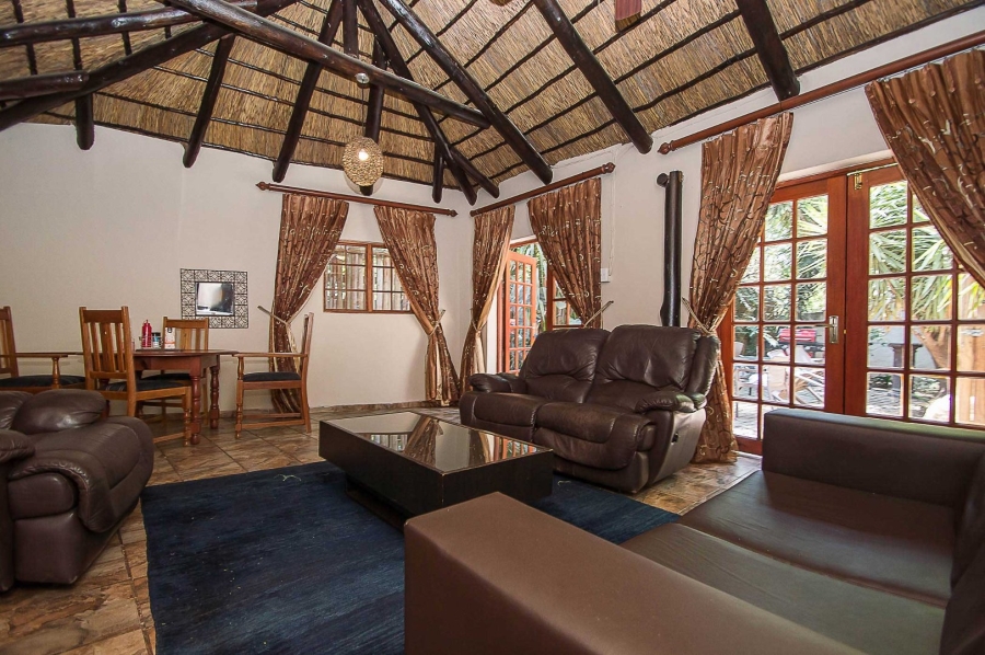 6 Bedroom Property for Sale in Olivedale Gauteng