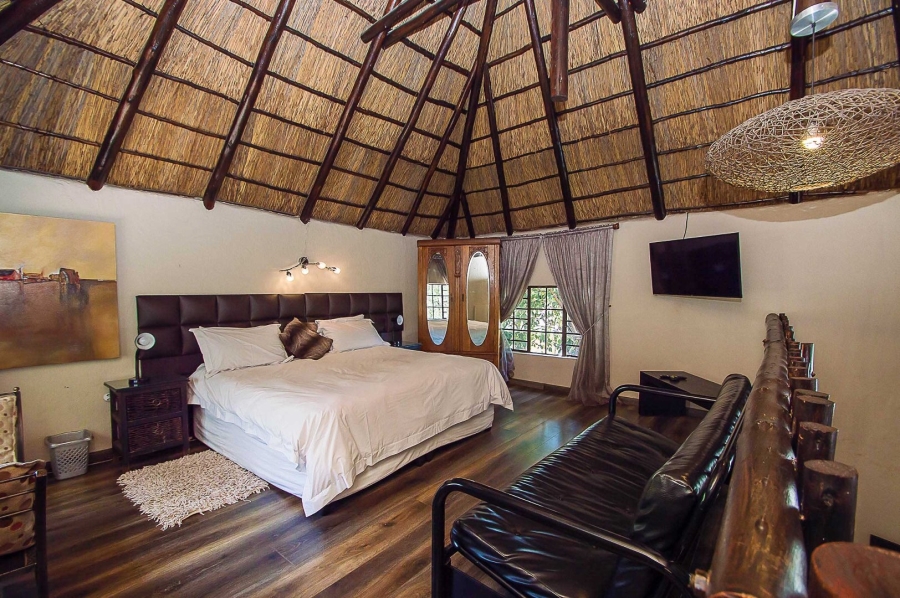 6 Bedroom Property for Sale in Olivedale Gauteng