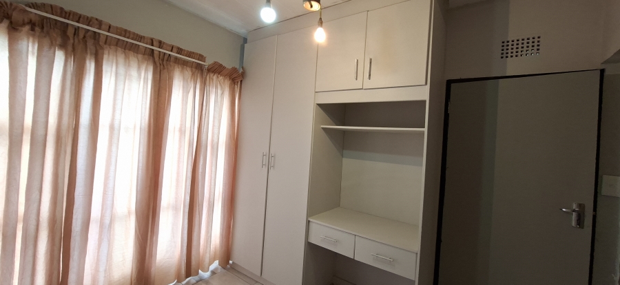 2 Bedroom Property for Sale in Wentworth Park Gauteng
