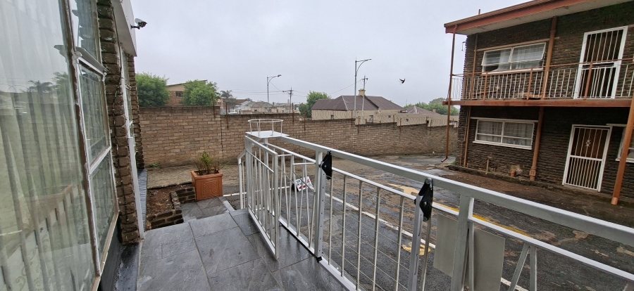 2 Bedroom Property for Sale in Wentworth Park Gauteng