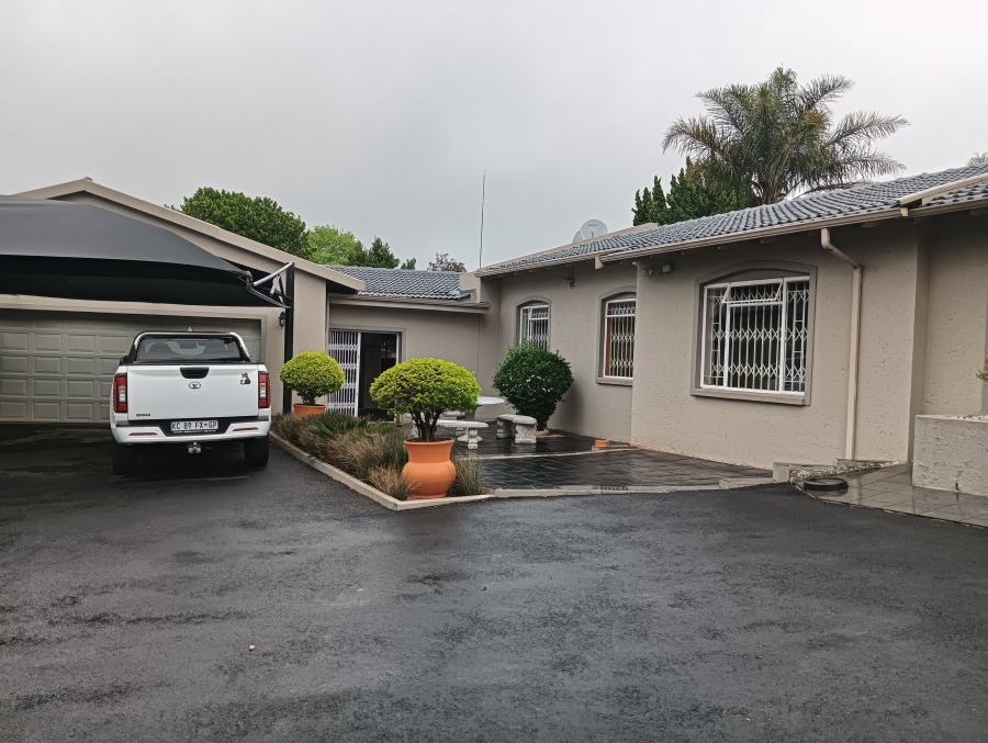 3 Bedroom Property for Sale in Wilro Park Gauteng