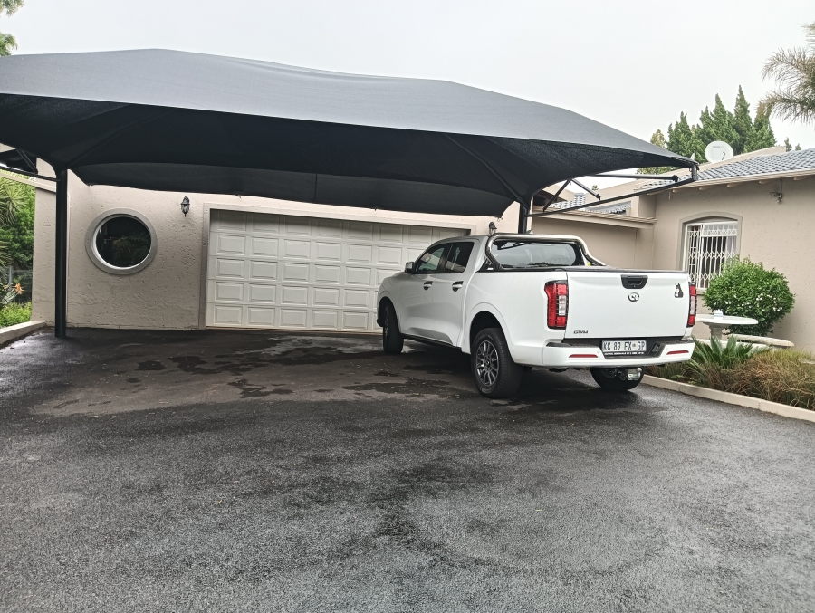 3 Bedroom Property for Sale in Wilro Park Gauteng