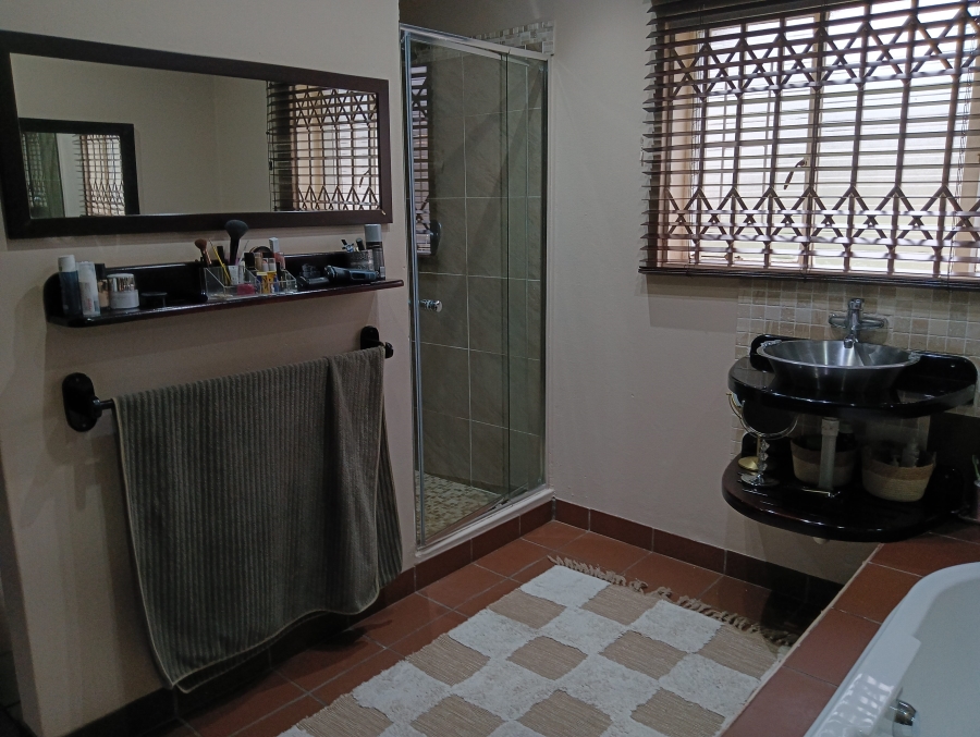 3 Bedroom Property for Sale in Wilro Park Gauteng