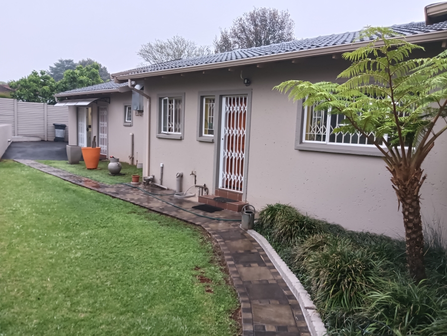 3 Bedroom Property for Sale in Wilro Park Gauteng