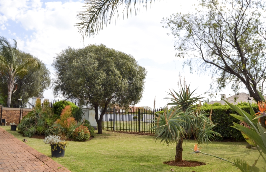 3 Bedroom Property for Sale in Heuwelsig Estate Gauteng