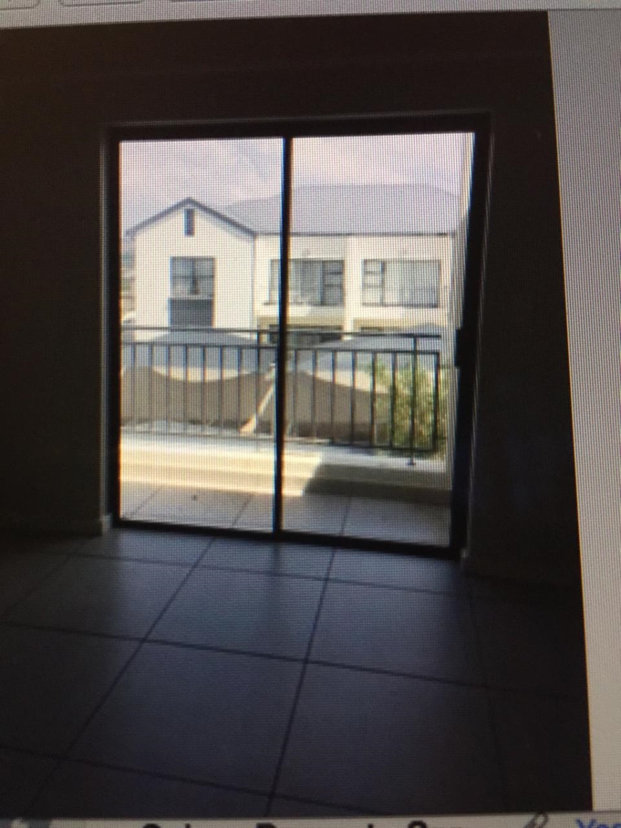 To Let 1 Bedroom Property for Rent in Greenstone Hill Gauteng
