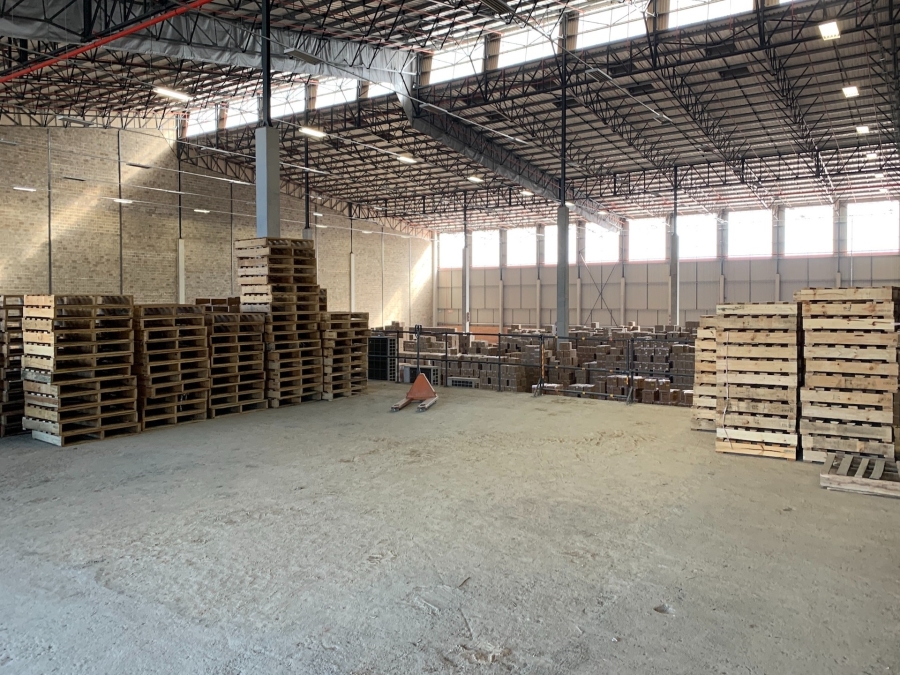 To Let Commercial Property for Rent in Gosforth Park Gauteng