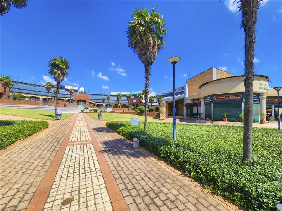 To Let Commercial Property for Rent in Constantia Kloof Gauteng