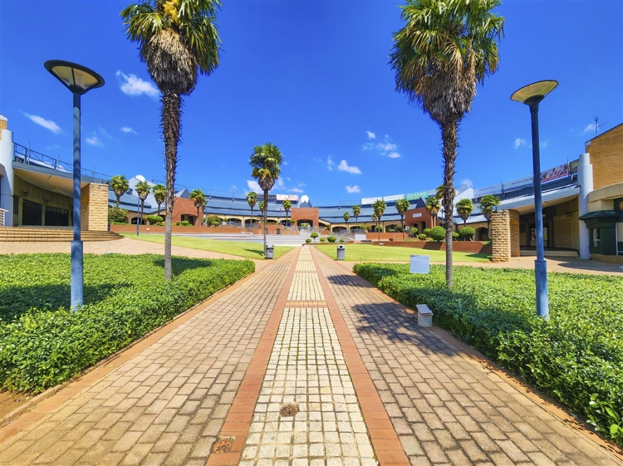 To Let Commercial Property for Rent in Constantia Kloof Gauteng