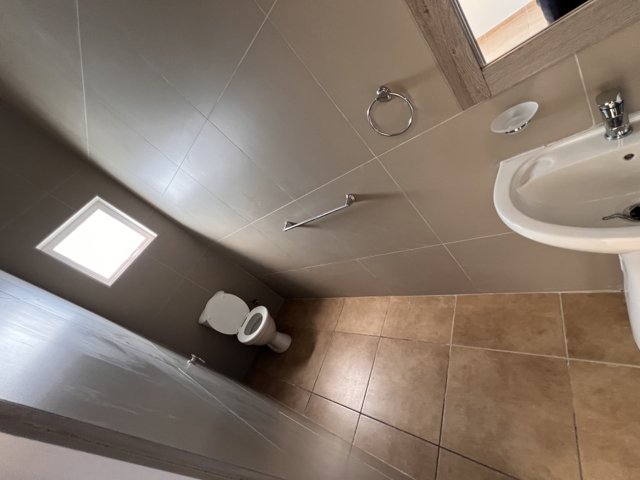 To Let 2 Bedroom Property for Rent in Ormonde Gauteng