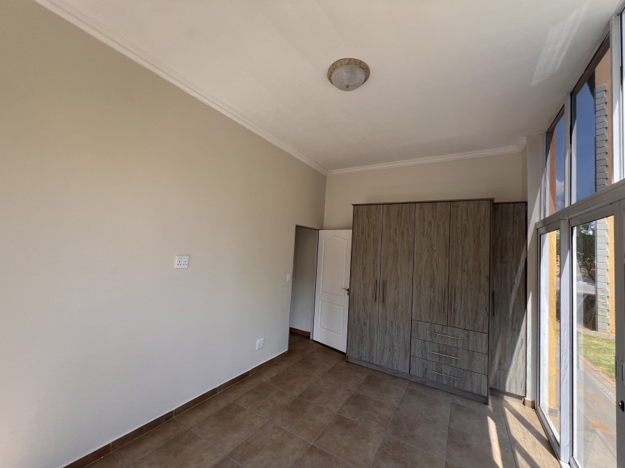 To Let 2 Bedroom Property for Rent in Ormonde Gauteng
