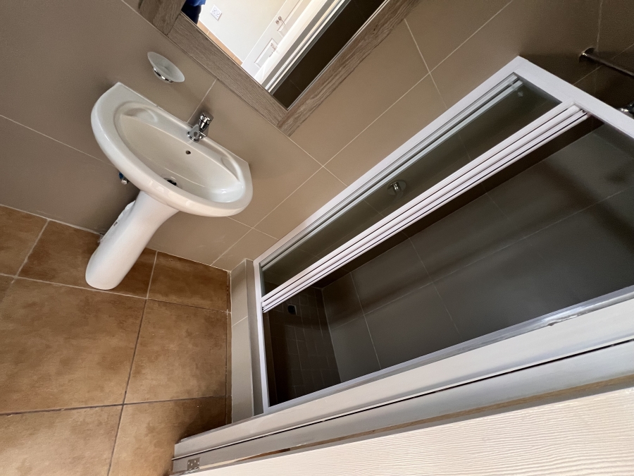 To Let 2 Bedroom Property for Rent in Ormonde Gauteng