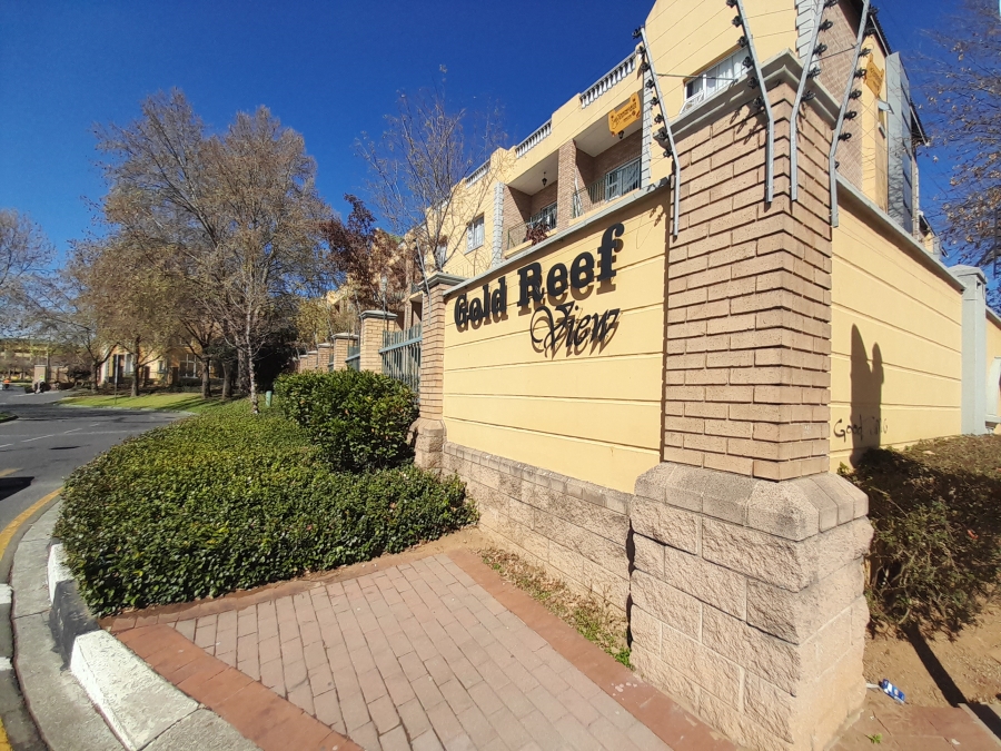 To Let 2 Bedroom Property for Rent in Ormonde Gauteng