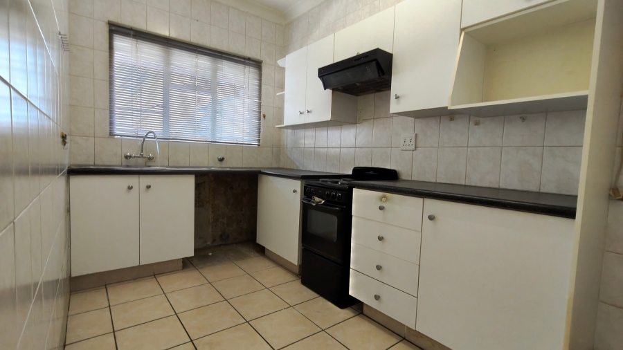 2 Bedroom Property for Sale in Rosettenville Gauteng