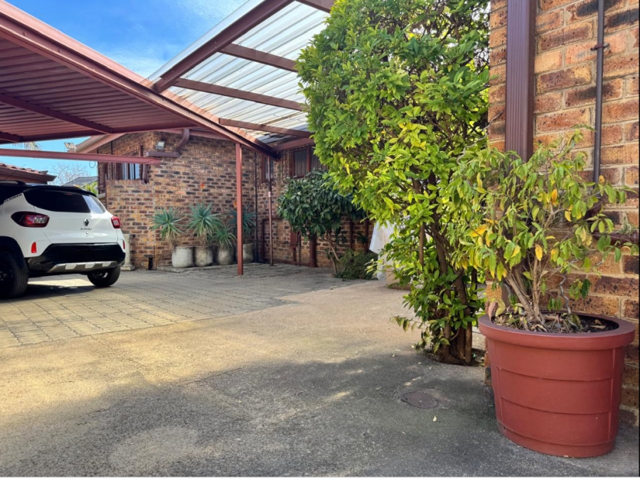 4 Bedroom Property for Sale in Norkem Park Gauteng
