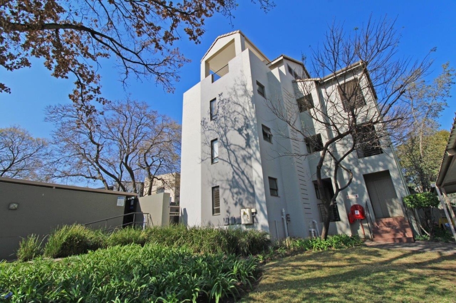To Let 1 Bedroom Property for Rent in Bryanston Gauteng