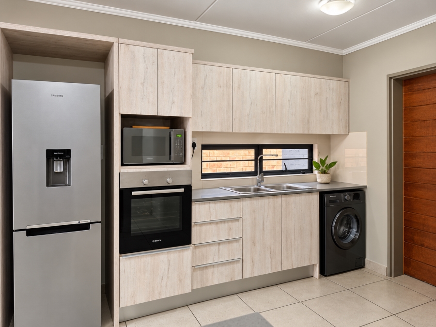 3 Bedroom Property for Sale in Rooihuiskraal North Gauteng
