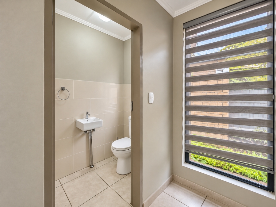 3 Bedroom Property for Sale in Rooihuiskraal North Gauteng