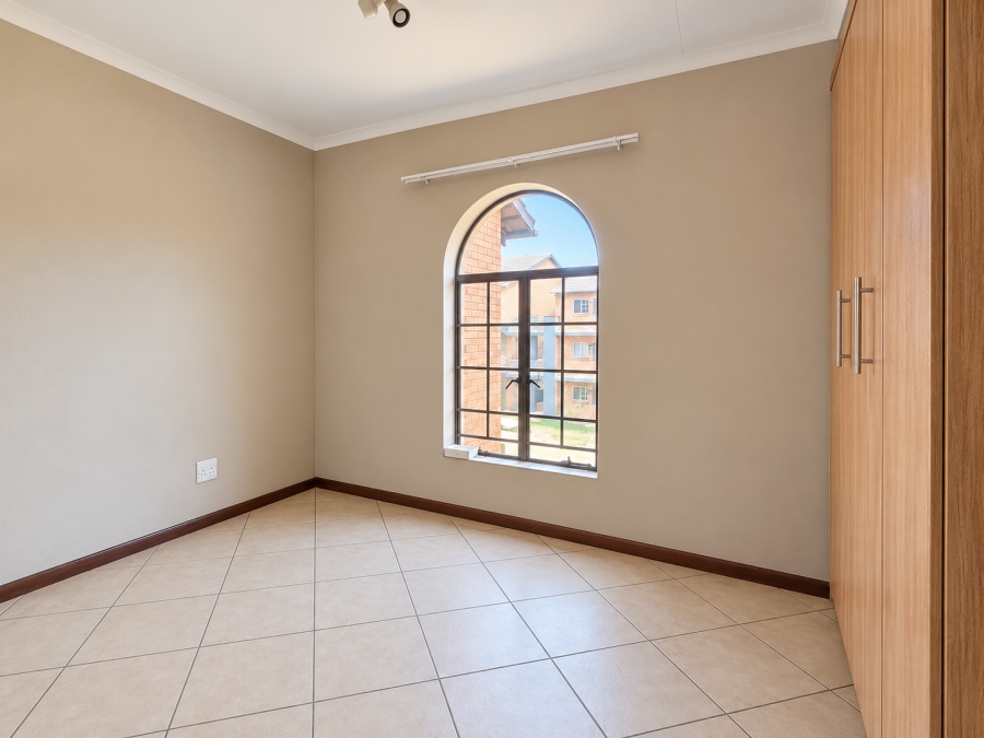 2 Bedroom Property for Sale in Monavoni Gauteng