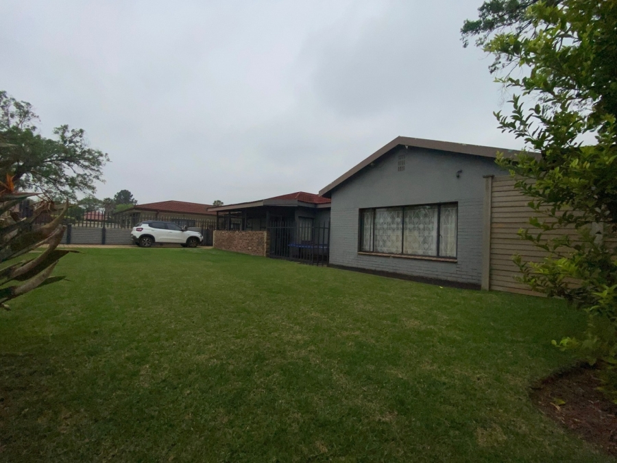 4 Bedroom Property for Sale in Vanderbijlpark CW 3 Gauteng