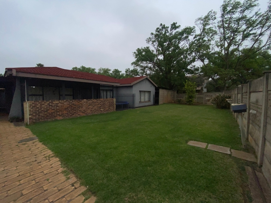 4 Bedroom Property for Sale in Vanderbijlpark CW 3 Gauteng