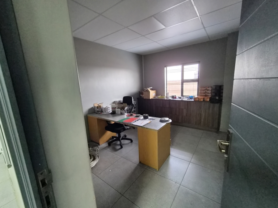 Commercial Property for Sale in Knoppieslaagte Gauteng