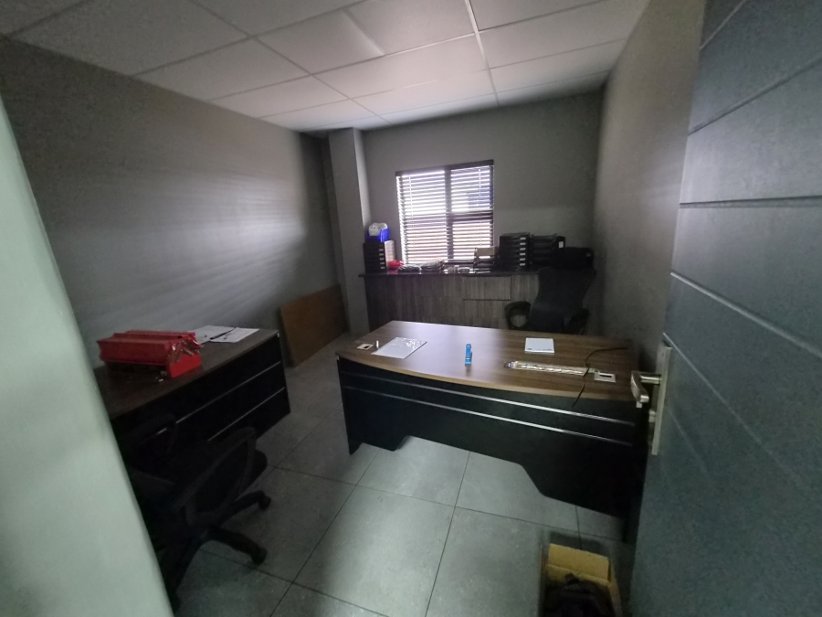 Commercial Property for Sale in Knoppieslaagte Gauteng