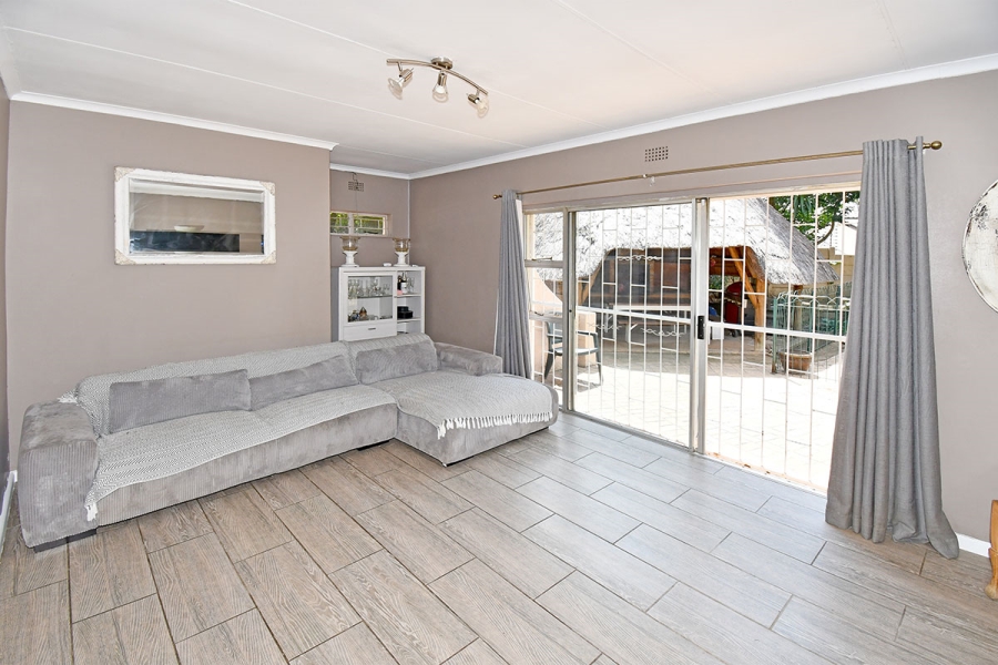 5 Bedroom Property for Sale in Olivedale Gauteng