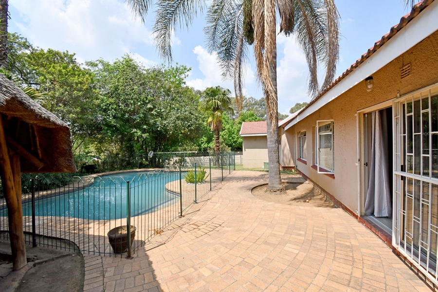 5 Bedroom Property for Sale in Olivedale Gauteng