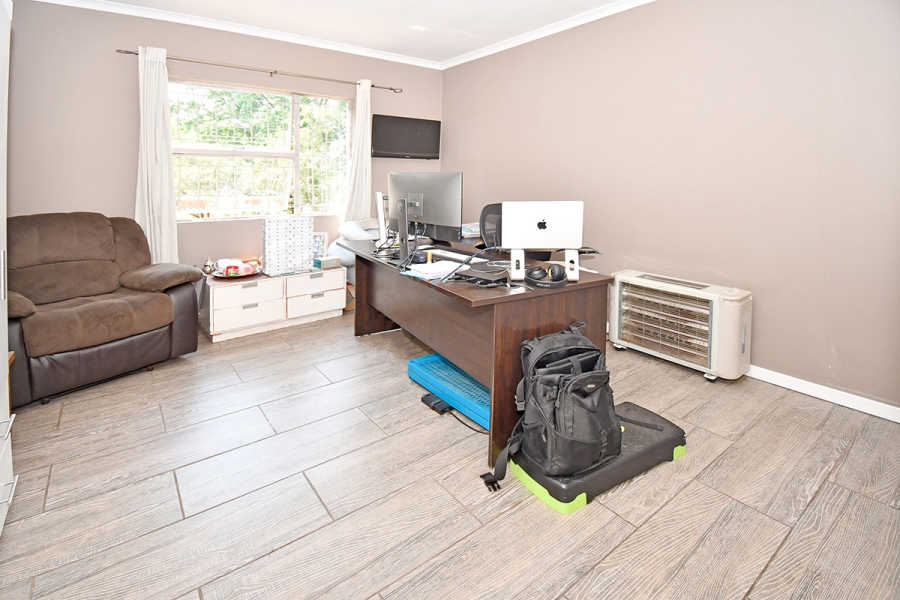 5 Bedroom Property for Sale in Olivedale Gauteng
