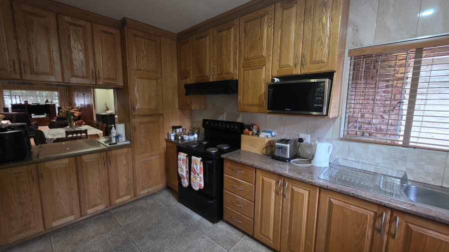 3 Bedroom Property for Sale in Garsfontein Gauteng