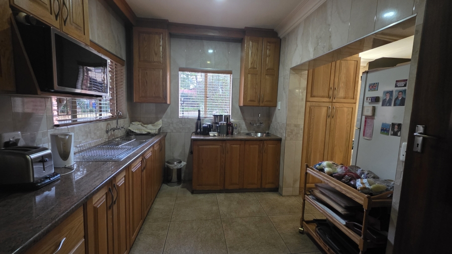 3 Bedroom Property for Sale in Garsfontein Gauteng