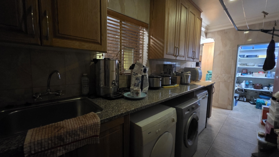 3 Bedroom Property for Sale in Garsfontein Gauteng