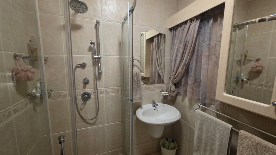 3 Bedroom Property for Sale in Garsfontein Gauteng
