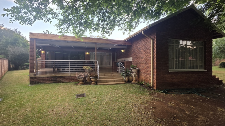 3 Bedroom Property for Sale in Garsfontein Gauteng