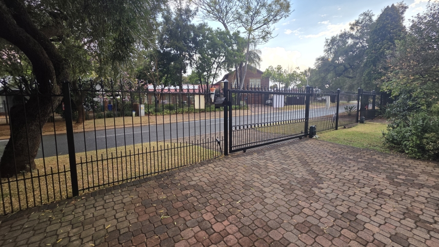 3 Bedroom Property for Sale in Garsfontein Gauteng