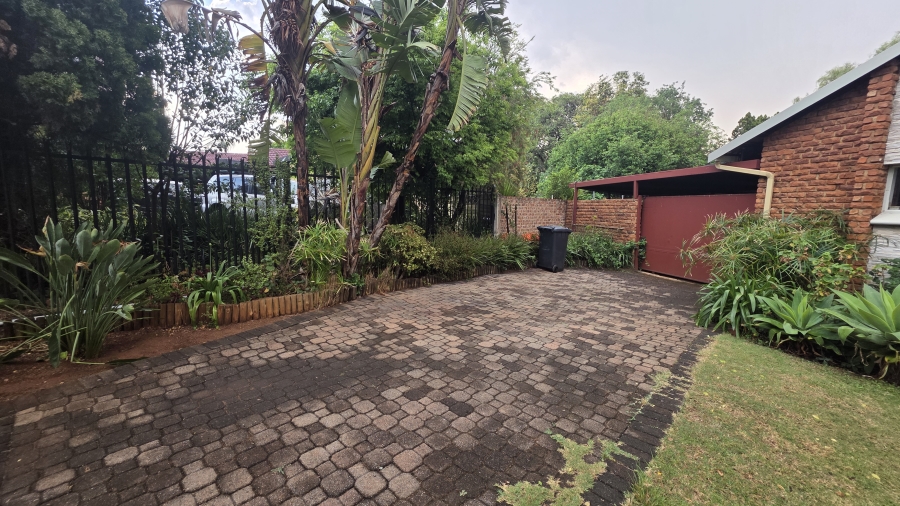 3 Bedroom Property for Sale in Garsfontein Gauteng