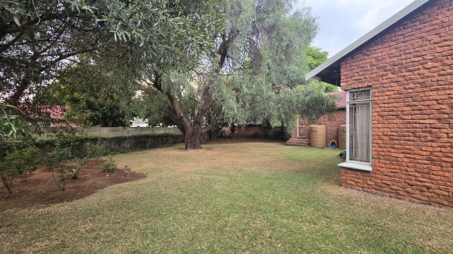 3 Bedroom Property for Sale in Garsfontein Gauteng