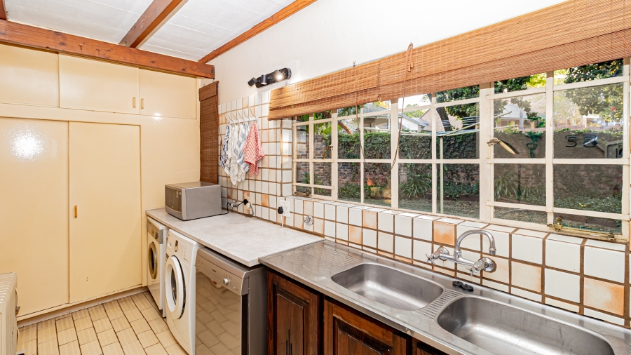 4 Bedroom Property for Sale in Faerie Glen Gauteng