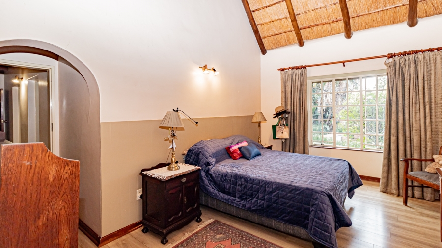 4 Bedroom Property for Sale in Faerie Glen Gauteng