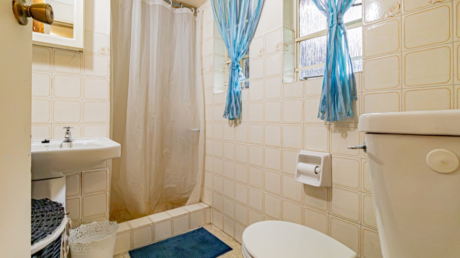 4 Bedroom Property for Sale in Faerie Glen Gauteng